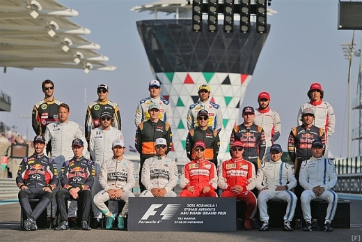 F1ドライバーたち，最終戦で記念撮影