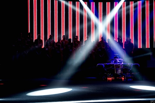 フェラーリ、ニューマシン「SF71H」発表
