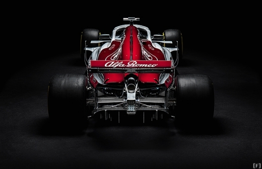 ザウバー、2018年用ニューマシン「C37」公開！