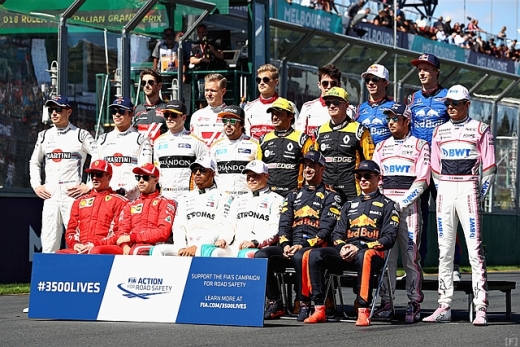 F1ドライバーたち、恒例の集合写真 | Formula Web SmartPhone -F1総合