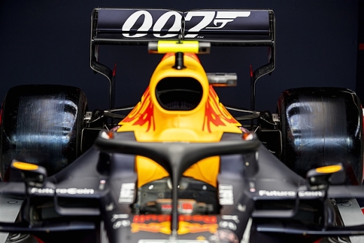レッドブル、イギリスGPは「007」特別仕様カラーリング