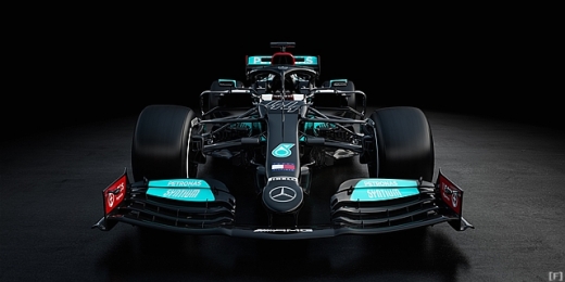 メルセデスAMG、ニューマシン「W12」公開