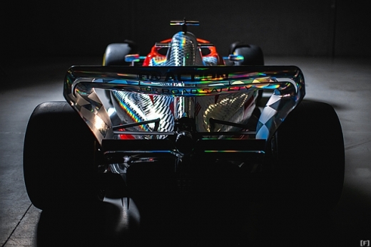 F1、2022年型マシンの実物大イメージモデルを公開