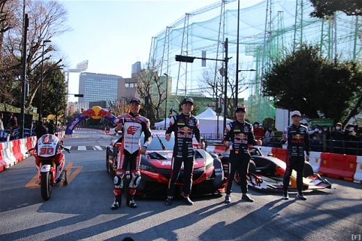 「Red Bull Race Day」、4千人のファンがイベントを楽しむ