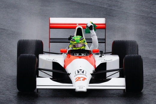 AMS Liliana  mp4 (5) ハミルトン、セナの愛機MP4/5Bをドライブ | Formula Web SmartPhone -F1総合情報サイト-