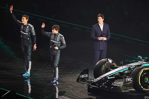マクラーレン/フェラーリ/レッドブル/メルセデスAMG、2025年カラーリングをお披露目