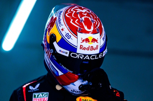 フェルスタッペン、2025年のヘルメットカラーリングを公開 | Formula