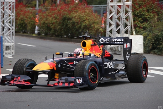 「Red Bull Showrun x Powered by Honda」、裕毅らがF1マシンでお台場を疾走！