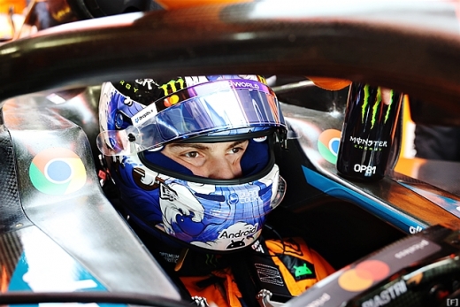 大阪万博「バーレーン館」、ピアストリの日本GP特別デザインヘルメット