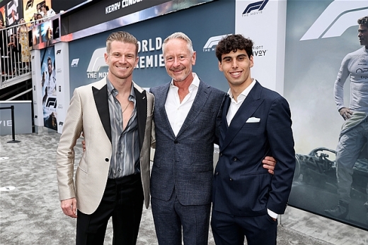 F1ドライバー達、ニューヨークのタイムズ・スクエアで行われたワールドプレミアに参加