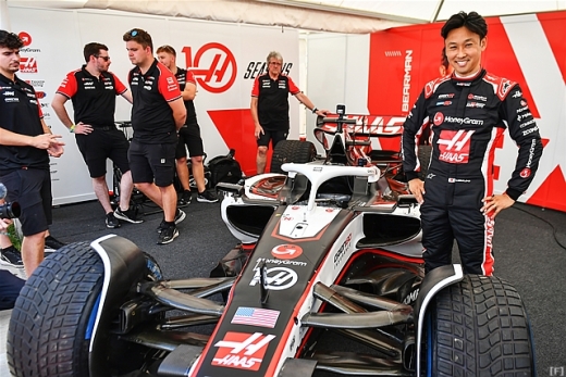 小松代表や中嶋一貴、F1マシンの走りを堪能