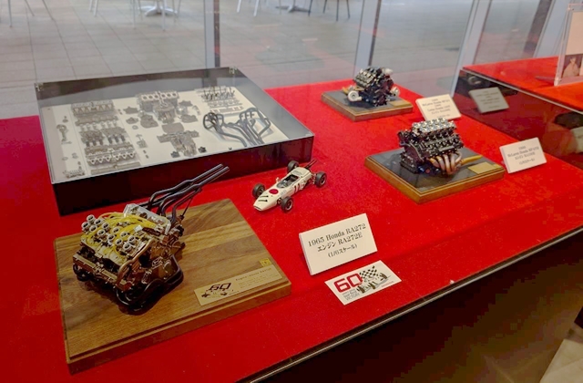 鈴鹿パーキングエリア、「ホンダF1エンジン模型」を展示