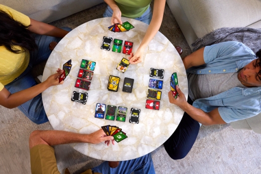 F1、「UNO Elite」とライセンス契約