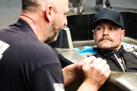 キャデラック、ボッタスのシート合わせの模様を公開