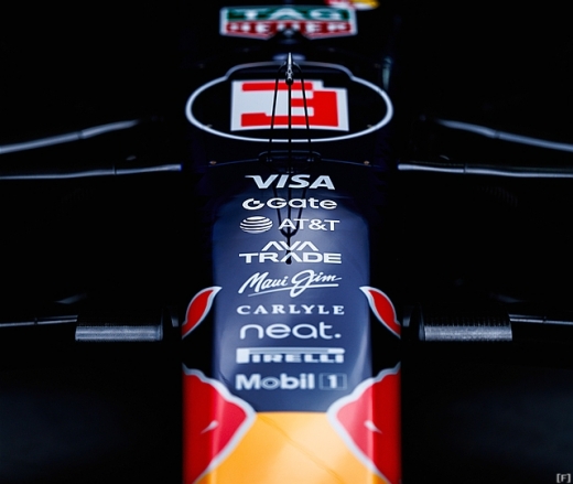 レッドブル、ニューマシン「RB22」をお披露目