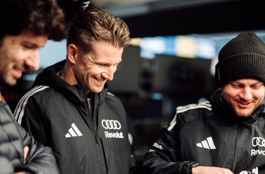 アウディ、初テストのイメージを公開