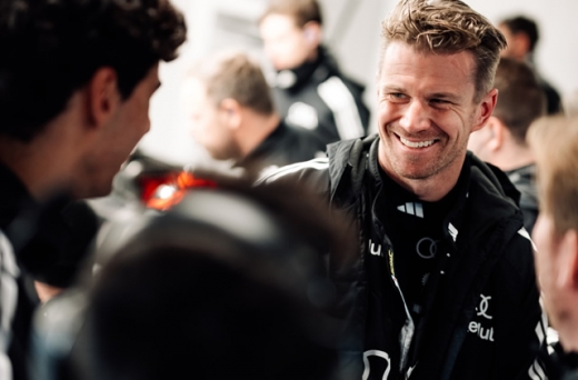 アウディ、初テストのイメージを公開