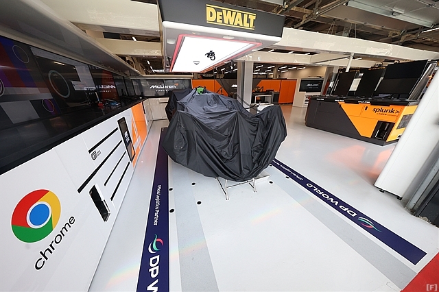 マクラーレン、ファイアーアップ完了