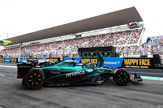 日本GP「Honda応援席」、フリースポンチョをプレゼント | Formula Web