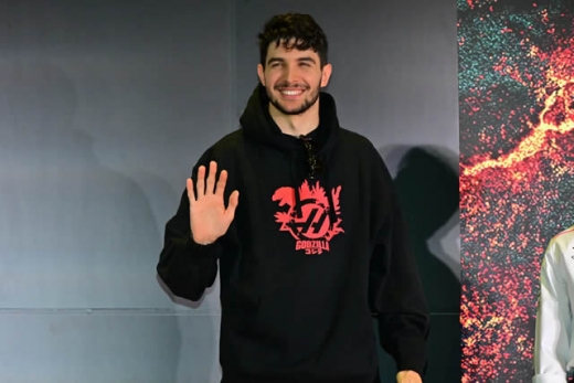 ハース、“ゴジラ・カラー”のマシンをお披露目