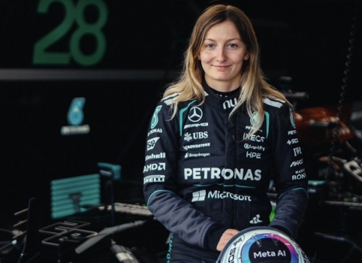 メルセデスAMG、ピンにF1マシン走行の機会