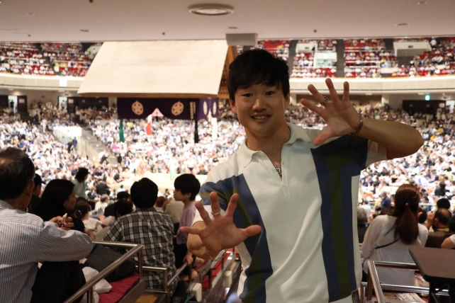 裕毅、大相撲を観戦