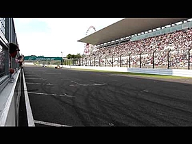 鈴鹿サーキット50周年アニバーサリーデー ウィリアムズ・ホンダ FW11（星野一義） vs ロータス・ホンダ 100T（中嶋悟） ホームストレート