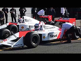 マクラーレン・ホンダ F1デモ走行「MP4/4 佐藤琢磨 ピットアウト」